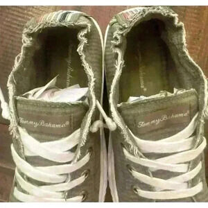 Tommy Bahama Women's 10 Sneaker Shoes Sage Green Slip-On No-Tie Memory Foam